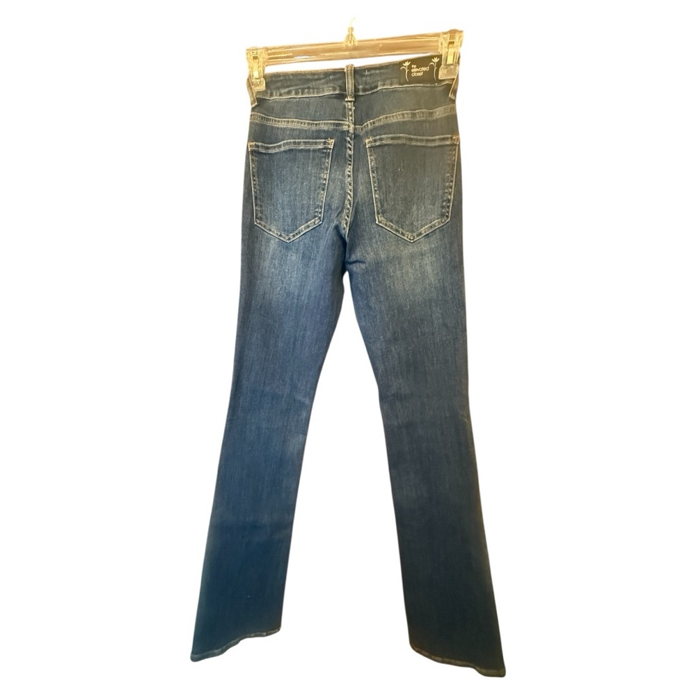 Elevated Closet NWT tall medium
wash denim 5 pocket flare.
MRP $100 sz 27/38 - Picture 5 of 11